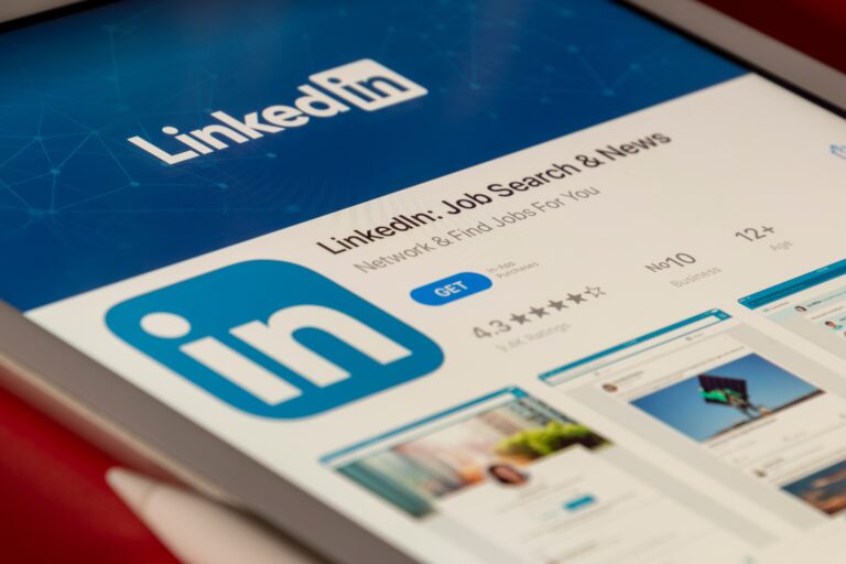 LinkedIn logo on Job Search and News page of LinkedIn website